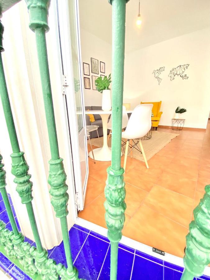 Comfortable Studio Old Town, Parking Optional Sevilla Exteriör bild