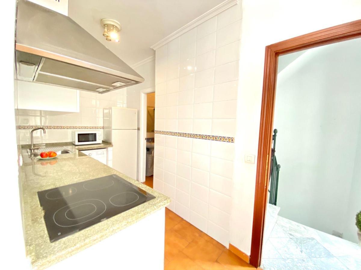 Comfortable Studio Old Town, Parking Optional Sevilla Exteriör bild
